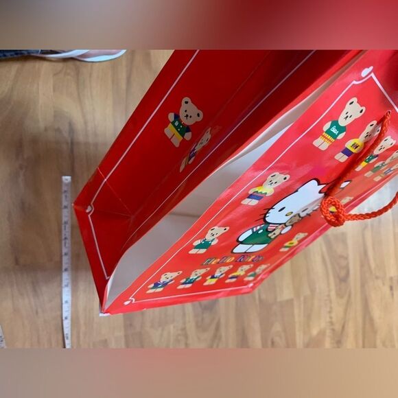 Hello Kitty Vintage Gift Bag - Picture 4 of 7